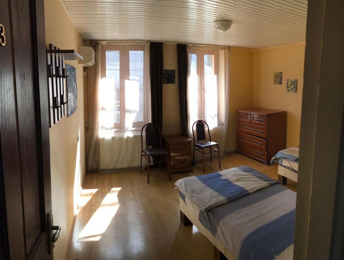 Home Stay Georgia Tbilisi Esterno foto